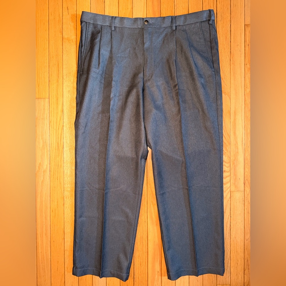 Men’s Haggars Gray 42x30 Dress Pants Business Casual Slacks 30” Inseam Worn Once